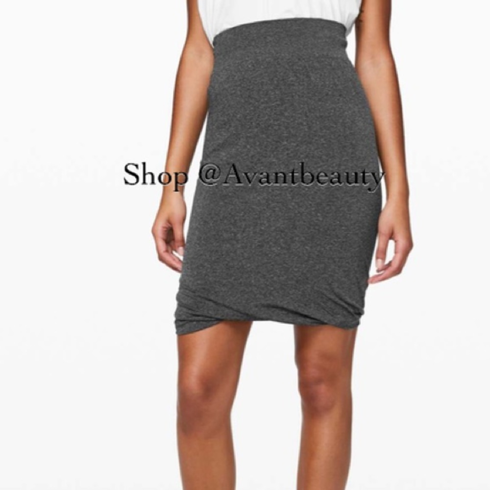 NWT LULULEMON BOULEVARD BLISS SKIRT SIZE 10 BLACK WHITE GRAY